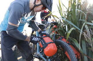 Fixing spider rack to cradle