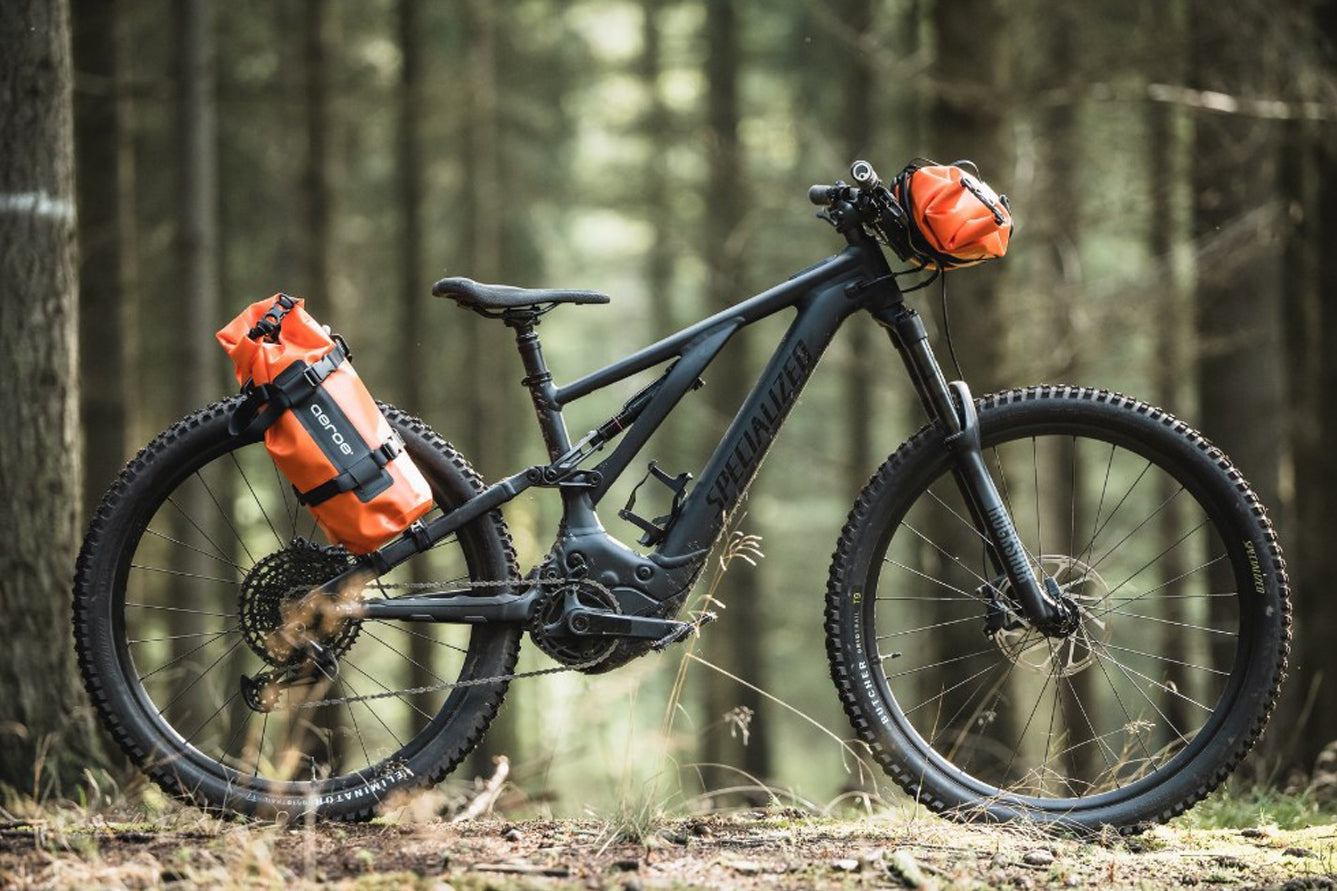 Handlbar Cradle EMTB with orange bag